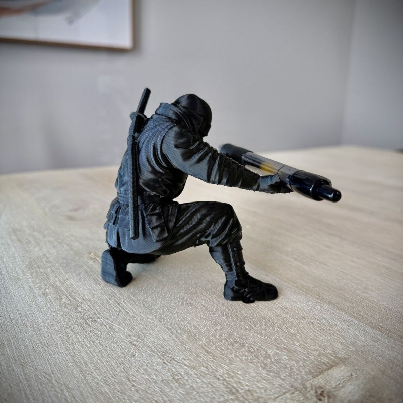 Portalápices con Figura de Nin - Resin Art Stand reseña y precio